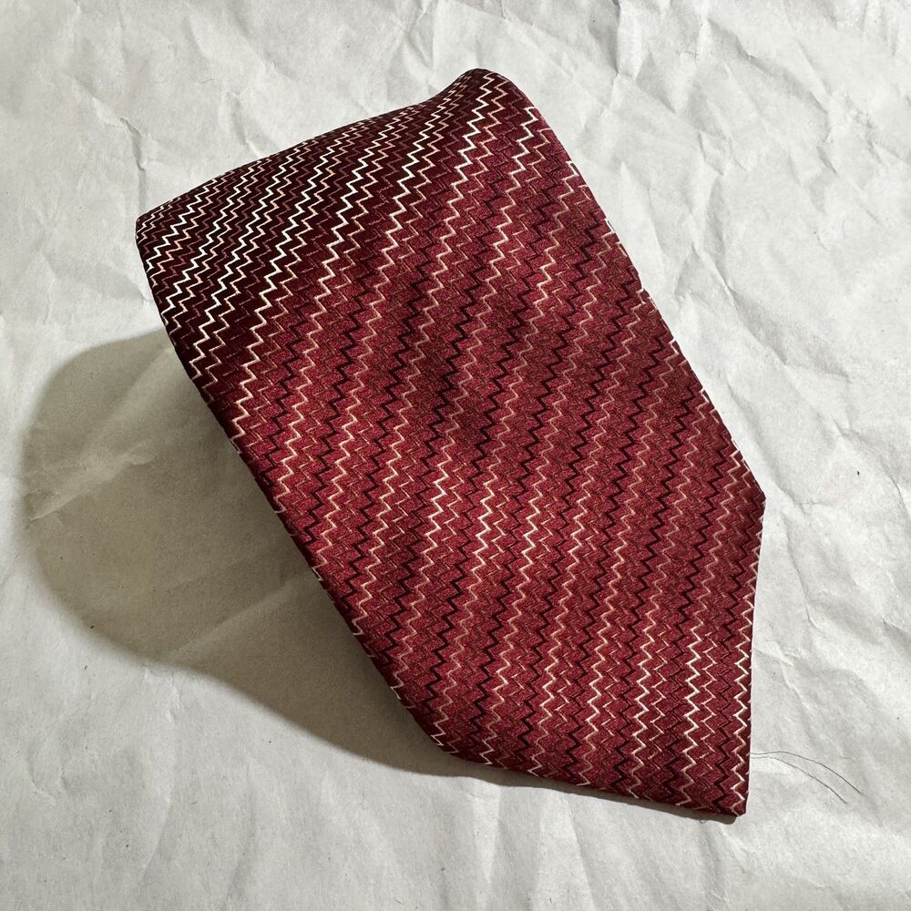 Thomas Pink Necktie Mens 100% Silk Geometric Pattern Red 58"x3.5"
